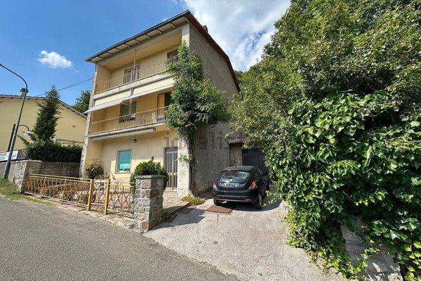 appartamento in vendita a Santa Fiora in zona Bagnolo