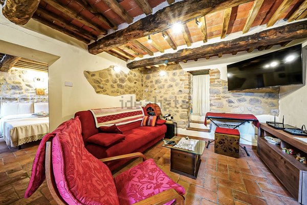 casa indipendente in vendita a Santa Fiora in zona Bagnolo