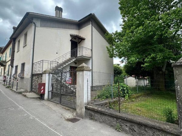 appartamento in vendita a Santa Fiora in zona Bagnolo