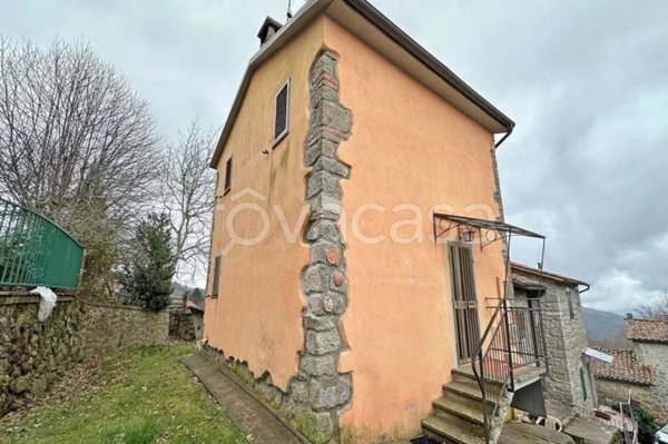 casa indipendente in vendita a Santa Fiora in zona Bagnolo