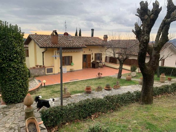 casa indipendente in vendita a Santa Fiora