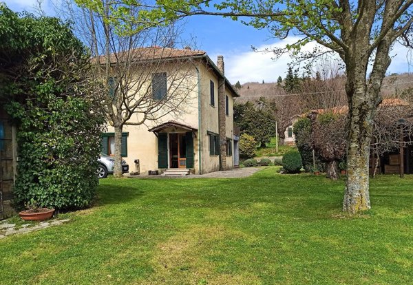 casa indipendente in vendita a Santa Fiora in zona Bagnolo