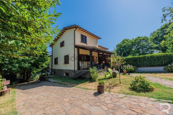 casa indipendente in vendita a Santa Fiora in zona Bagnore