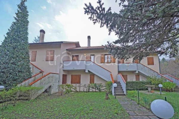 appartamento in vendita a Santa Fiora in zona Bagnolo