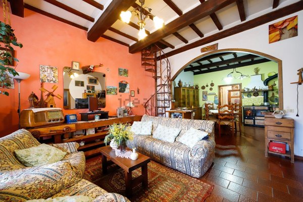 casa indipendente in vendita a Santa Fiora in zona Selva