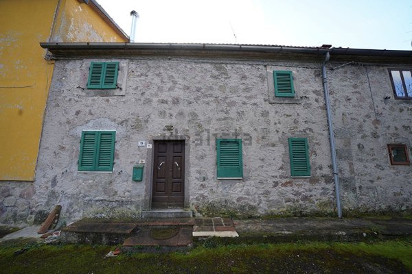 casa indipendente in vendita a Santa Fiora in zona Bagnolo