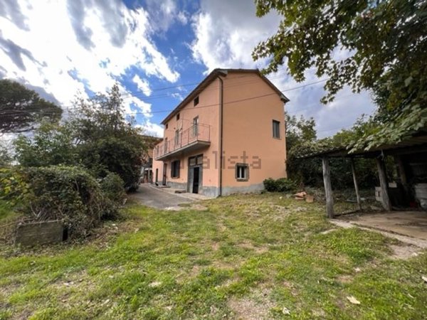 casa indipendente in vendita a Santa Fiora in zona Selva