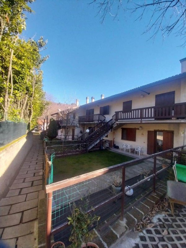 appartamento in vendita a Santa Fiora in zona Bagnolo