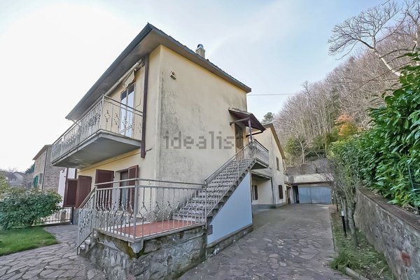 casa indipendente in vendita a Santa Fiora in zona Bagnolo