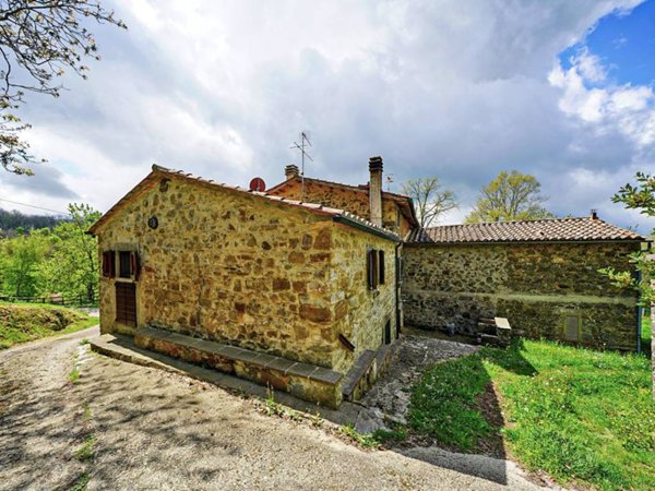 casa indipendente in vendita a Santa Fiora in zona Selva