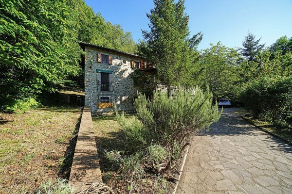 casale in vendita a Santa Fiora in zona Selva