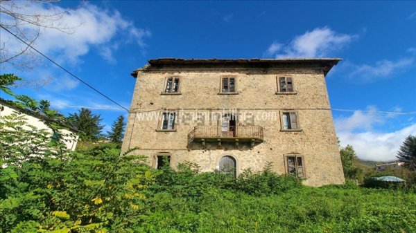 casa indipendente in vendita a Santa Fiora in zona Bagnore