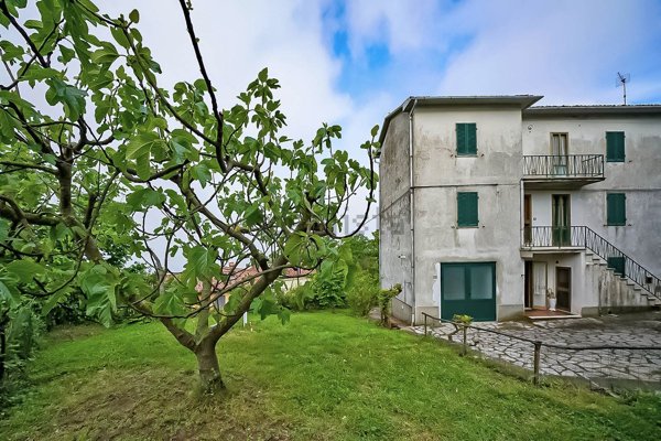 casa indipendente in vendita a Santa Fiora in zona Selva