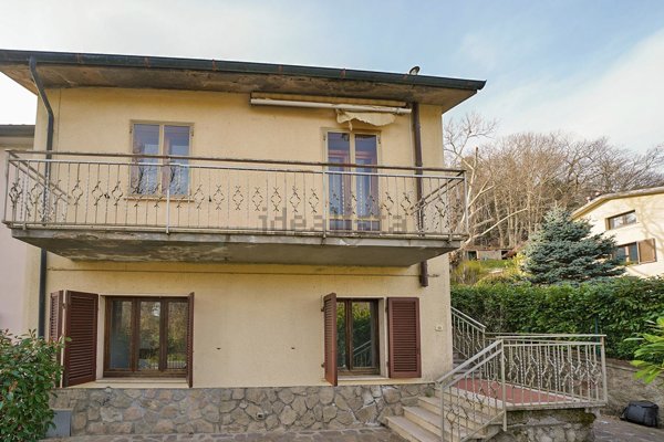 casa indipendente in vendita a Santa Fiora in zona Bagnolo