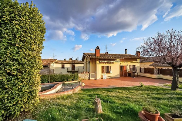 casa indipendente in vendita a Santa Fiora in zona Marroneto