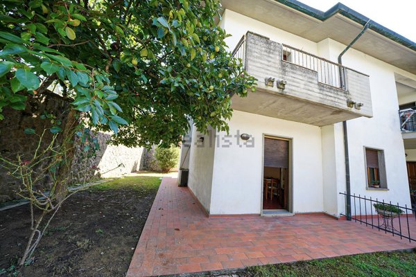 casa indipendente in vendita a Santa Fiora in zona Marroneto