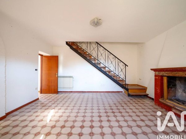 casa indipendente in vendita a Santa Fiora in zona Bagnolo
