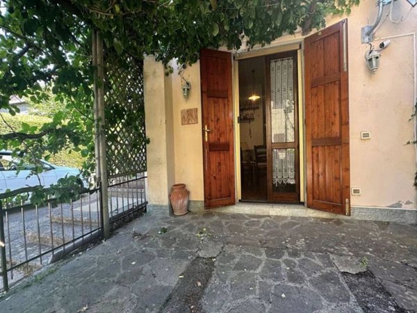 appartamento in vendita a Santa Fiora in zona Marroneto