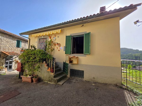 appartamento in vendita a Santa Fiora in zona Bagnore