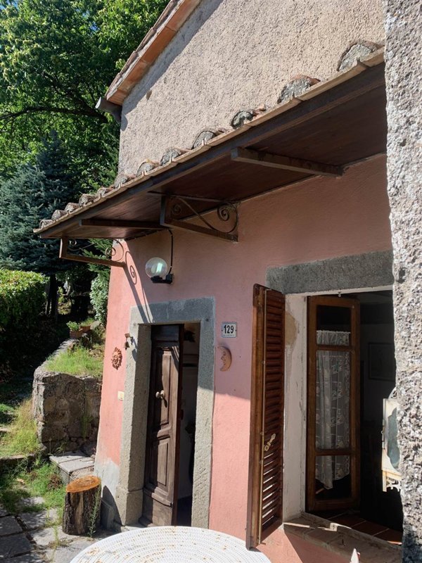 casa indipendente in vendita a Santa Fiora in zona Marroneto