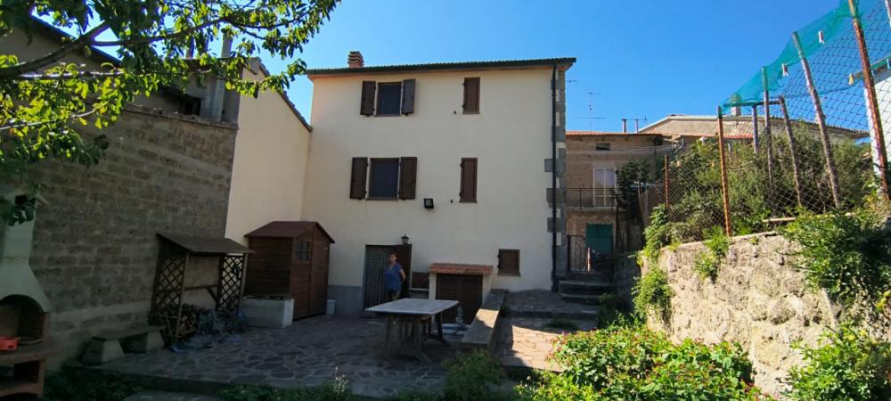 casa indipendente in vendita a Santa Fiora in zona Bagnolo