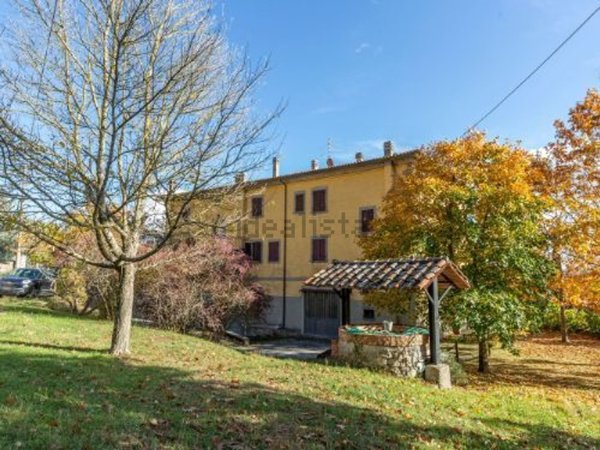 casa indipendente in vendita a Santa Fiora in zona Marroneto