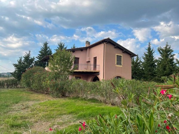 casa indipendente in vendita a Scansano in zona Pomonte