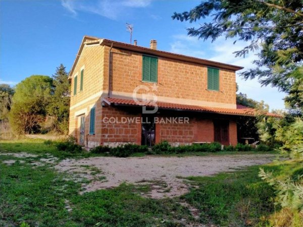 casa indipendente in vendita a Scansano