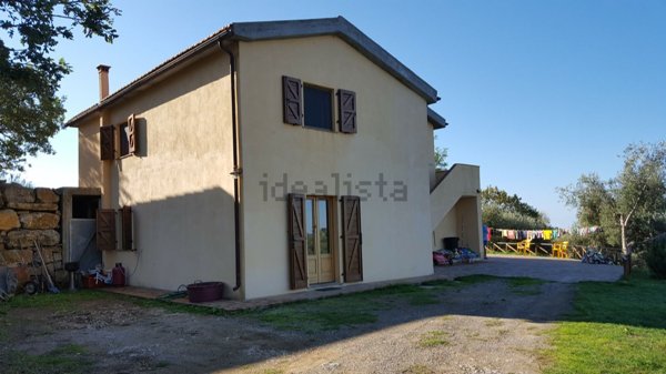 casa indipendente in vendita a Scansano