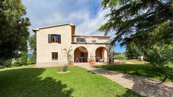 casa indipendente in vendita a Scansano