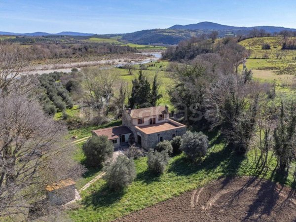 casa indipendente in vendita a Scansano