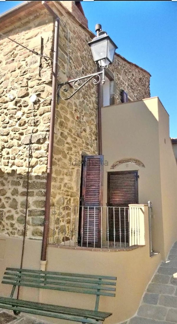 appartamento in vendita a Scansano in zona Montorgiali