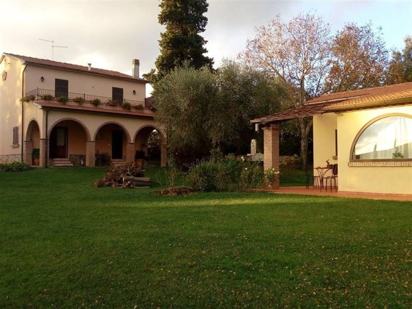 casa indipendente in vendita a Scansano