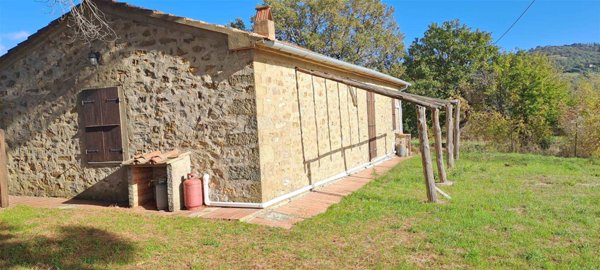 villa in vendita a Scansano