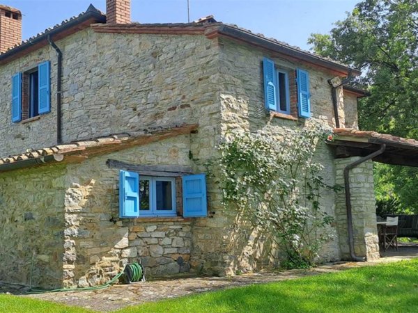 casa indipendente in vendita a Scansano