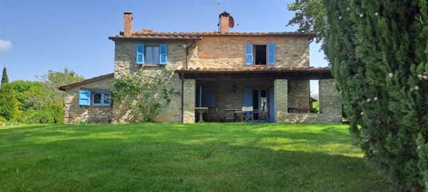 casa indipendente in vendita a Scansano