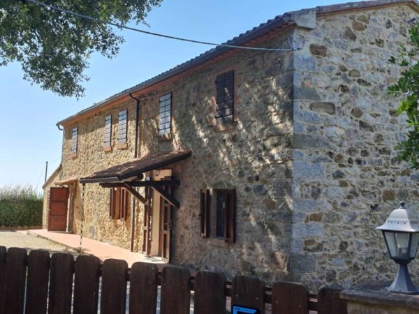 casale in vendita a Scansano in zona Poggioferro