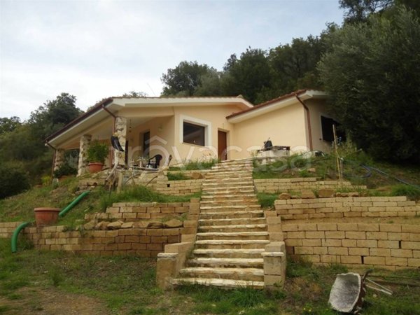 casa indipendente in vendita a Scansano in zona Montorgiali