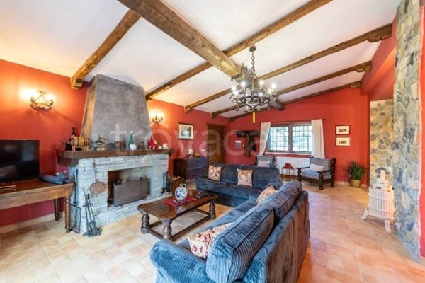 casa indipendente in vendita a Scansano