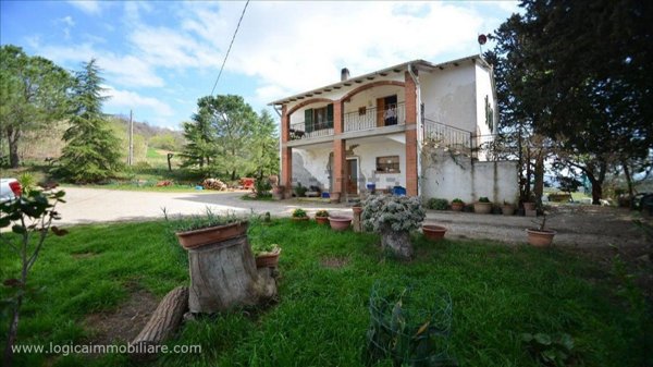 casa indipendente in vendita a Scansano