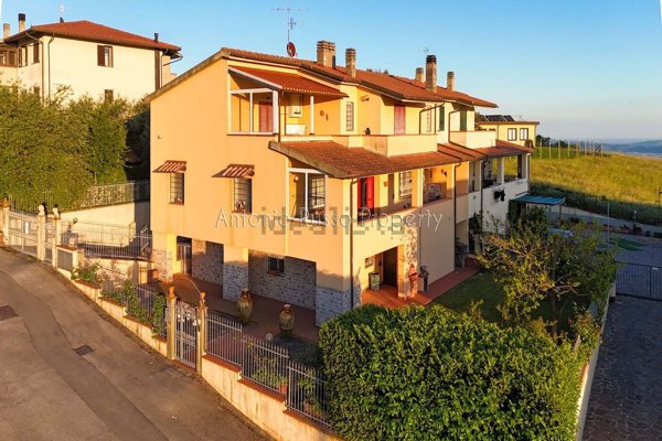 casa indipendente in vendita a Scansano