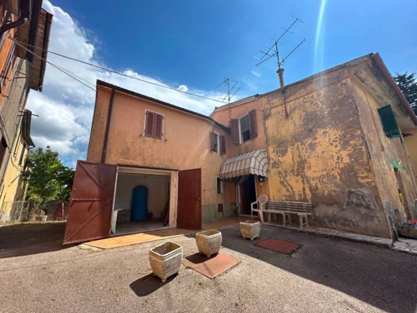 appartamento in vendita a Scansano in zona Murci