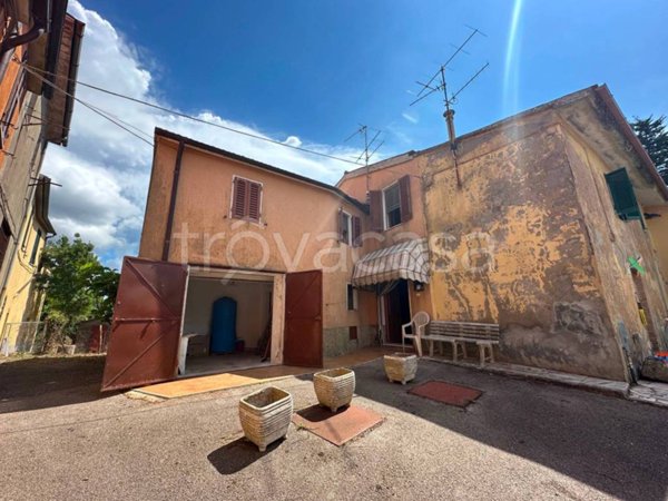 appartamento in vendita a Scansano in zona Murci