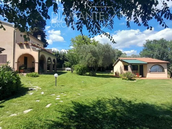 casa indipendente in vendita a Scansano in zona Pomonte