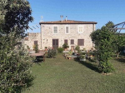 casa indipendente in vendita a Scansano