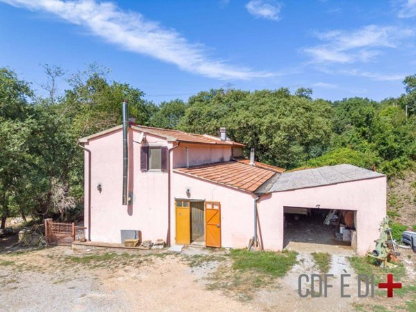 casa indipendente in vendita a Scansano in zona Murci