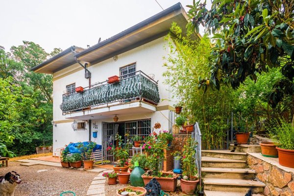 casa indipendente in vendita a Scansano in zona Baccinello