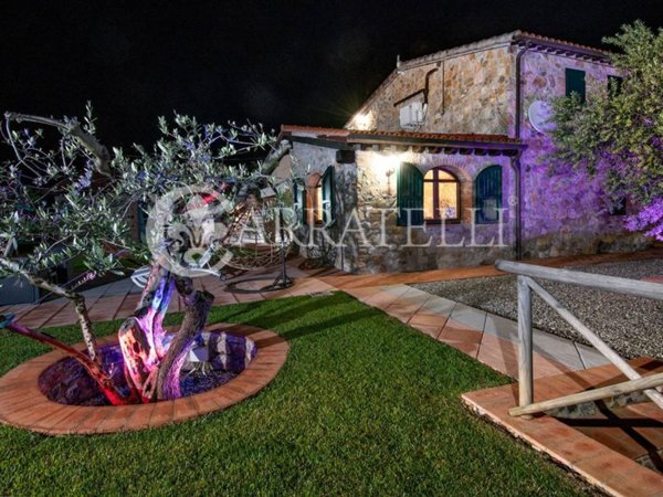casa indipendente in vendita a Scansano