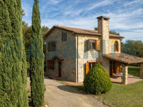 casa indipendente in vendita a Scansano