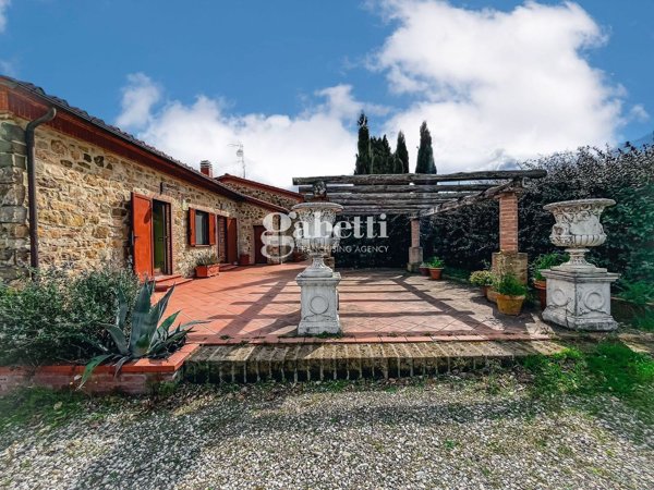 casa indipendente in vendita a Scansano